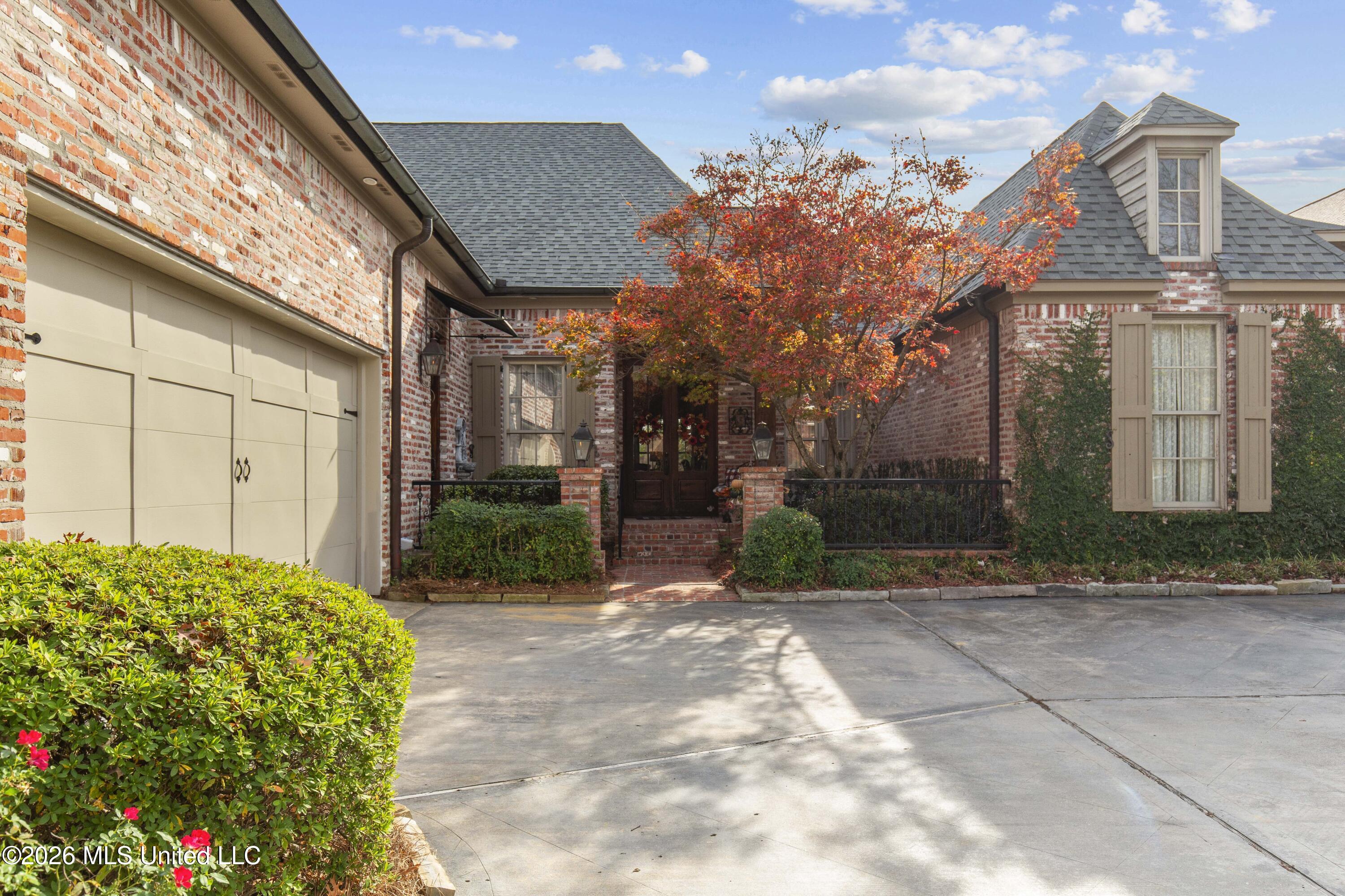 109 Devlin Lane Madison, MS 39110 - Photo 2 of 68 IMG_5521
