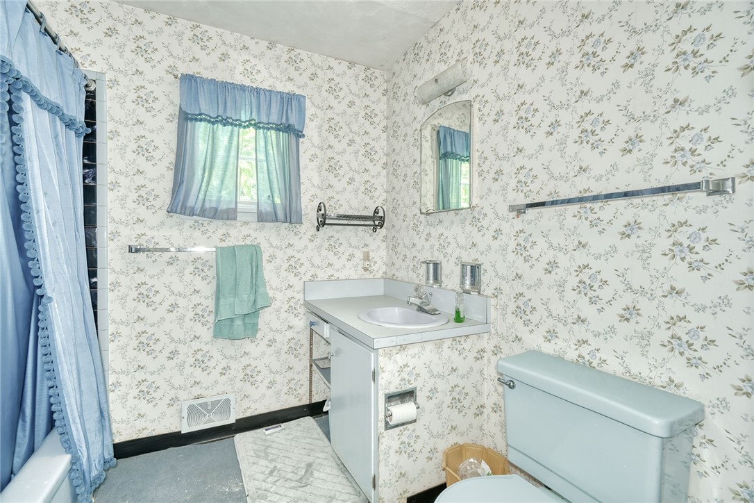296 Kirk Road Greece, NY 14612 - Photo 20 of 46