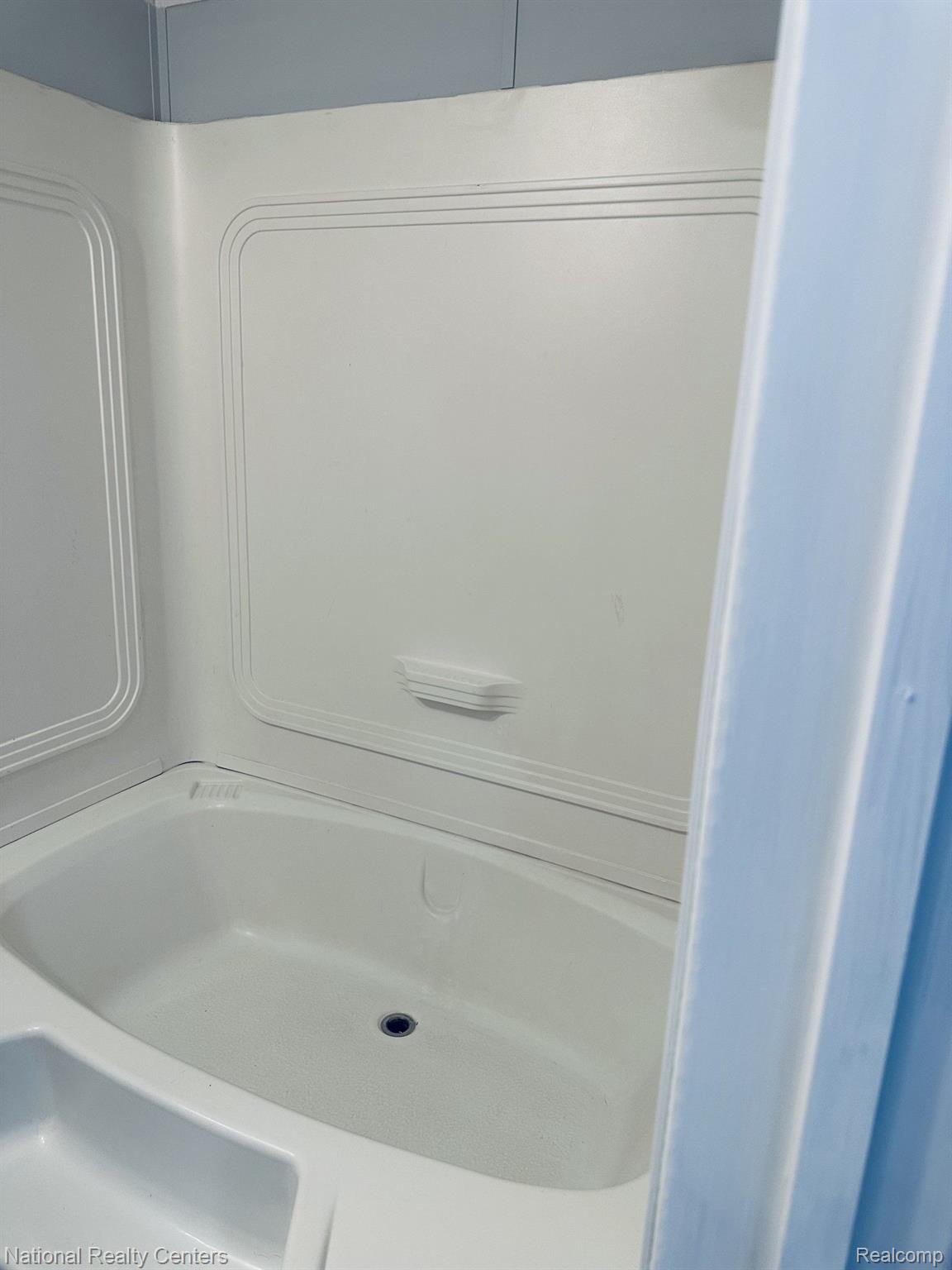 12203 Inkster Road Livonia, MI 48150 - Photo 13 of 17 Gallery Image 13
