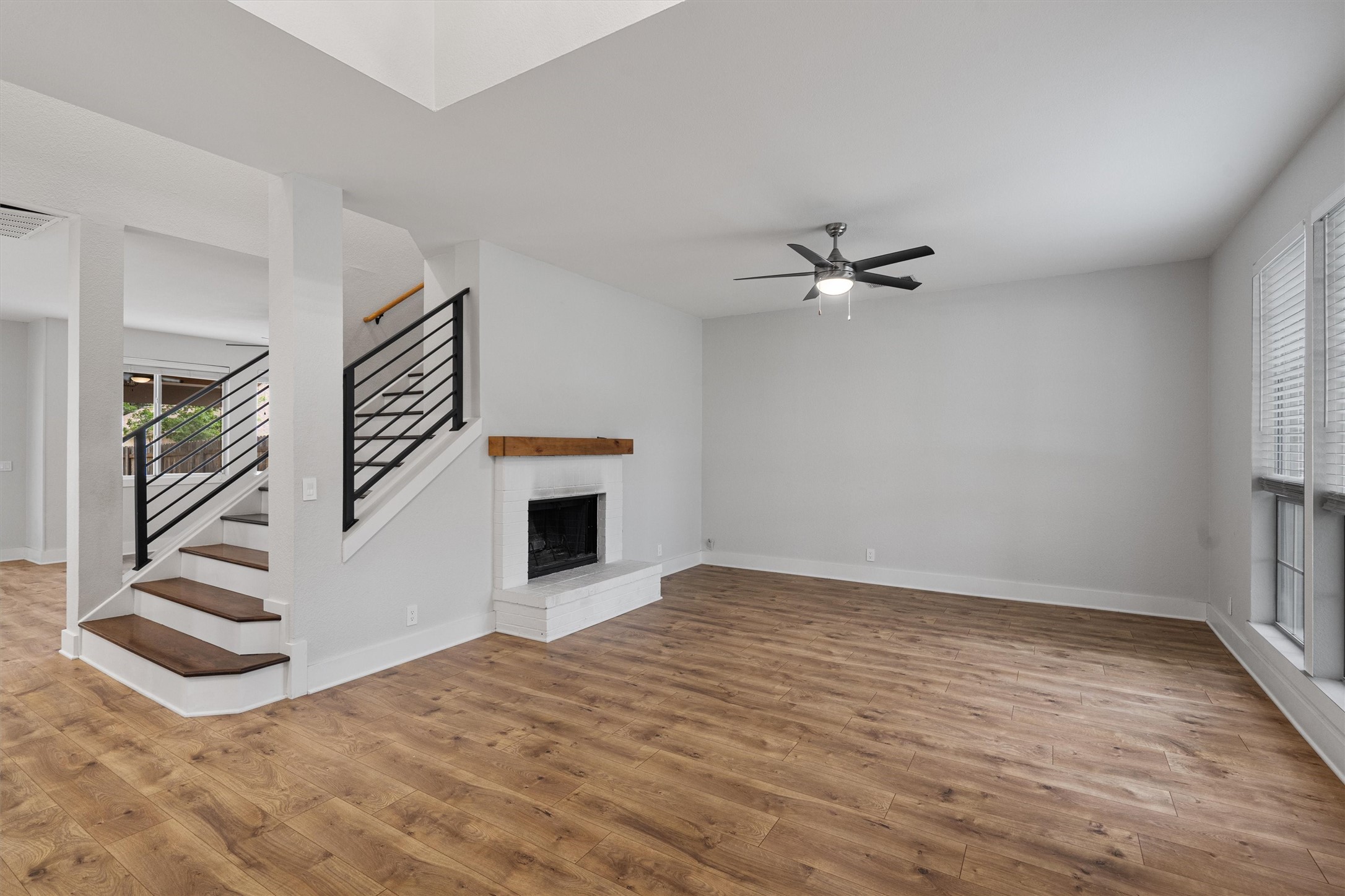 1203 Thackeray Lane Pflugerville, TX 78660 - Photo 5 of 38