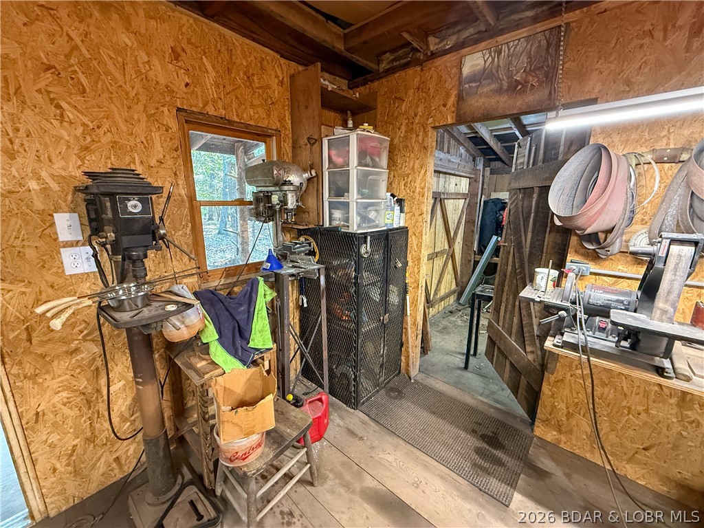 10090 Barn Road Versailles, MO 65084 - Photo 43 of 61 Gallery Image 43
