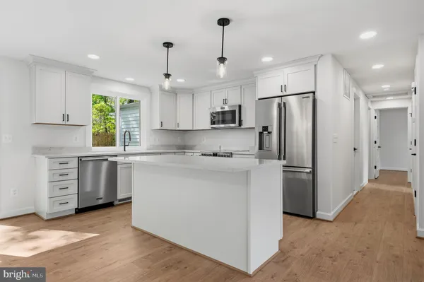 $825,000 | 9203 Fox Lair Drive, Burke, VA 22015