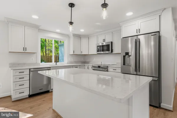 $825,000 | 9203 Fox Lair Drive, Burke, VA 22015