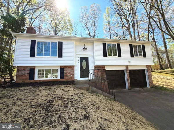 $825,000 | 9203 Fox Lair Drive, Burke, VA 22015