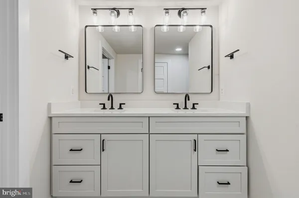 $825,000 | 9203 Fox Lair Drive, Burke, VA 22015