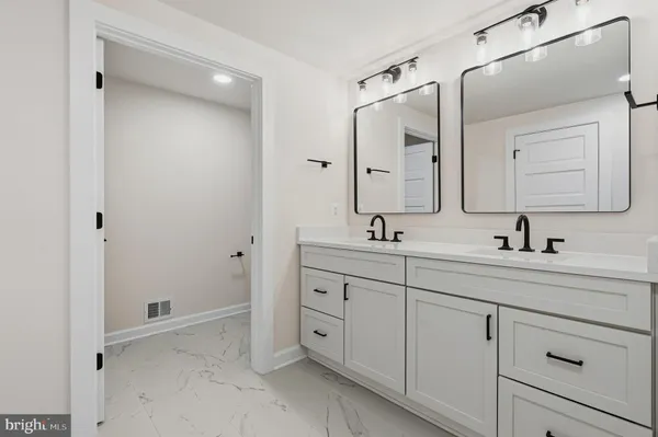 $825,000 | 9203 Fox Lair Drive, Burke, VA 22015