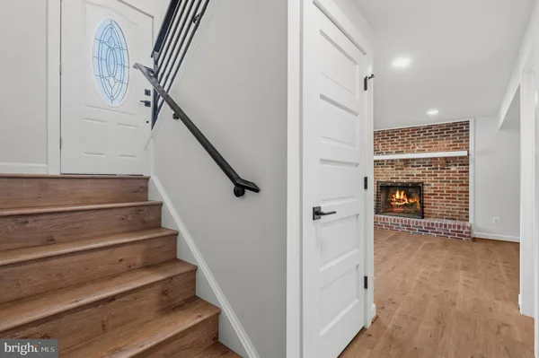 $825,000 | 9203 Fox Lair Drive, Burke, VA 22015