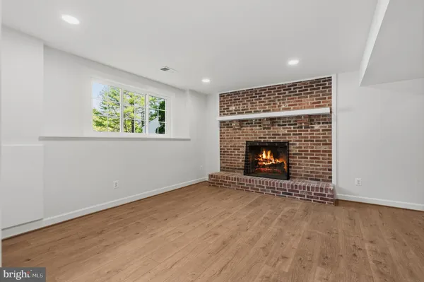 $825,000 | 9203 Fox Lair Drive, Burke, VA 22015