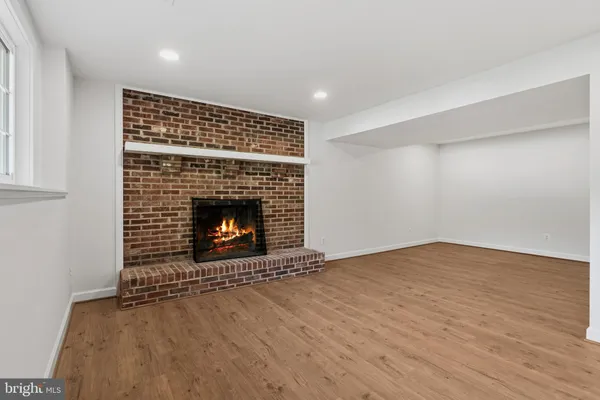 $825,000 | 9203 Fox Lair Drive, Burke, VA 22015