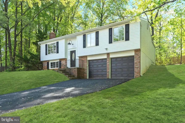 $825,000 | 9203 Fox Lair Drive, Burke, VA 22015