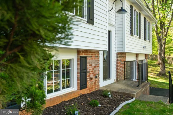 $825,000 | 9203 Fox Lair Drive, Burke, VA 22015