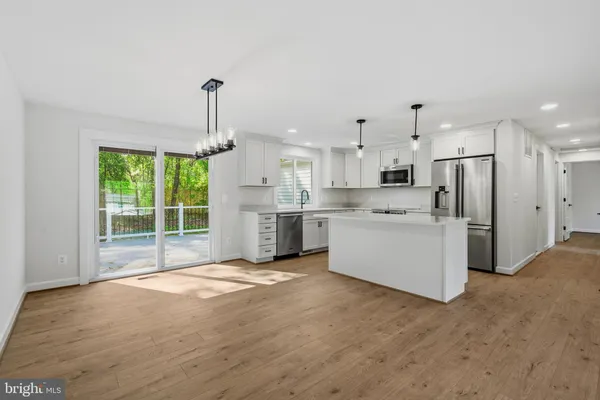 $825,000 | 9203 Fox Lair Drive, Burke, VA 22015