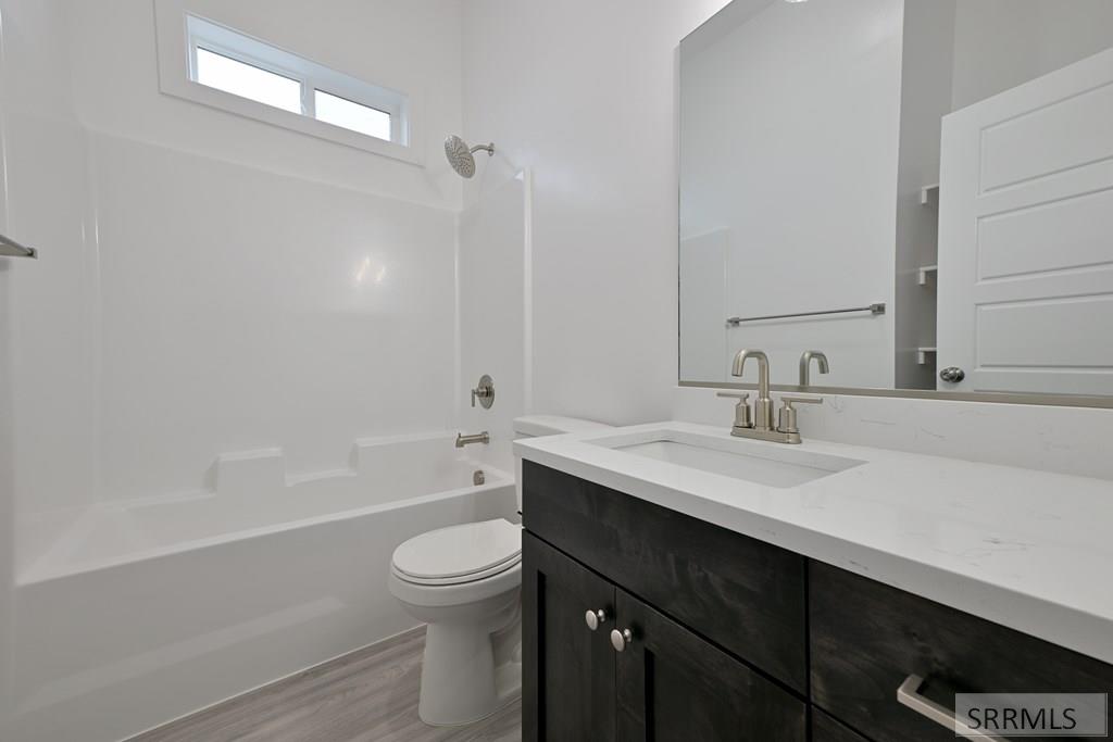 3653 Eugene Avenue Ammon, ID 83406 - Photo 11 of 16 Bathroom 2