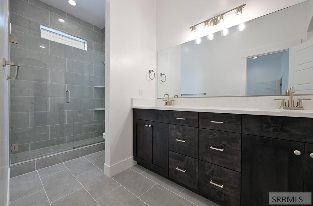 3653 Eugene Avenue Ammon, ID 83406 - Photo 6 of 16 Primary Ensuite