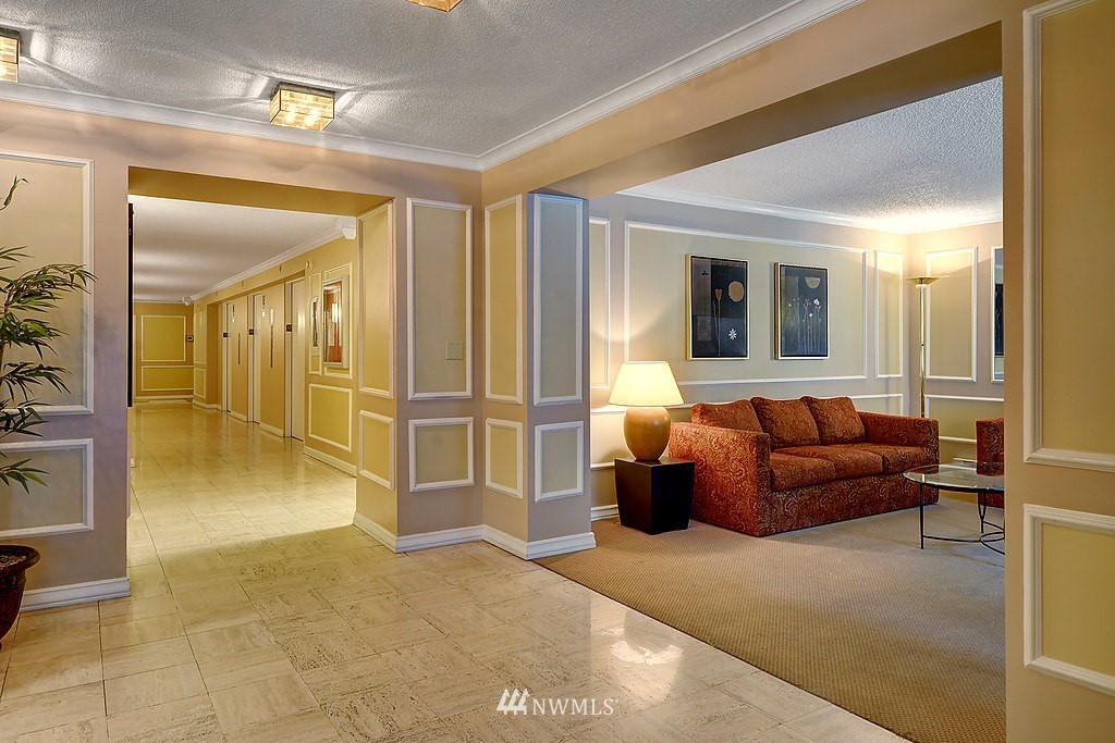 4540 8th Avenue Northeast, Unit 2203 Seattle, WA 98105 - Photo 14 of 20 Gallery Image 14