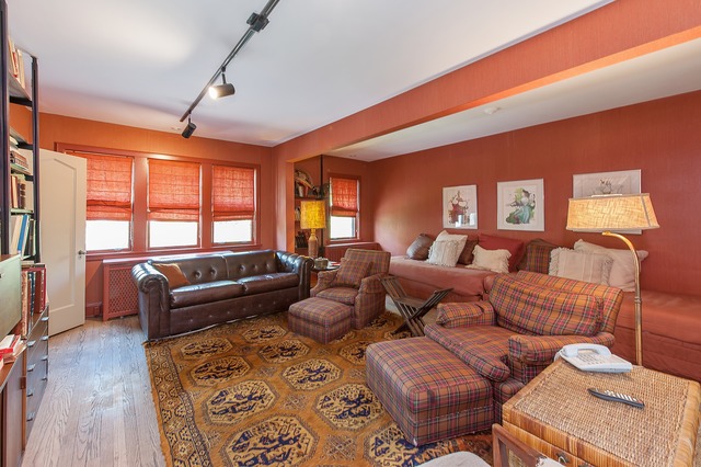 1201 Chatfield Road Winnetka, IL 60093 - Photo 20 of 25 a living room with furniture and a window