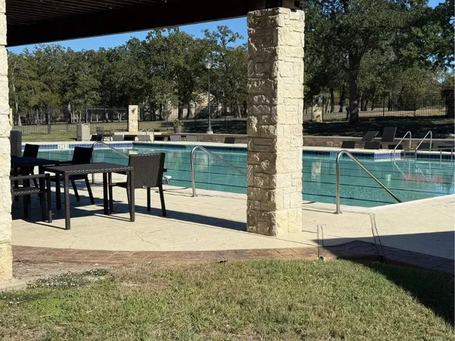 $3,200 | 323 Chisholm Trail, Bastrop, TX 78602