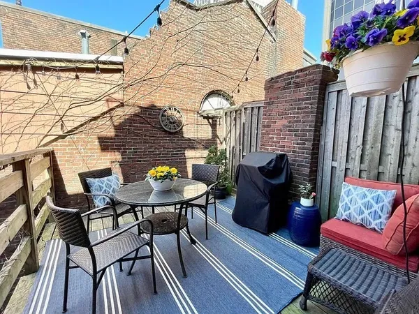 $3,300 | 4 Derne Street, Unit 3, Boston, MA 02114