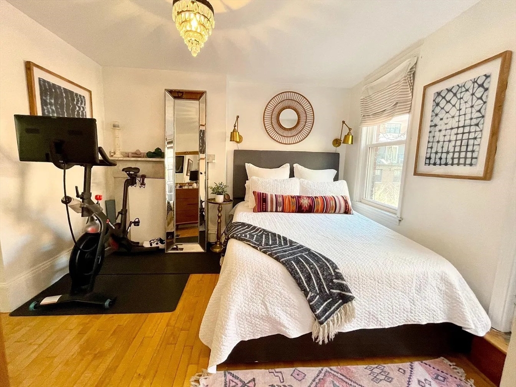 4 Derne Street, Unit 3 Boston, MA 02114 - Photo 8 of 13