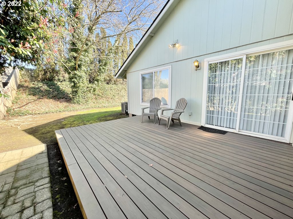 1740 Ridgley Boulevard Eugene, OR 97401 - Photo 25 of 27 Gallery Image 25
