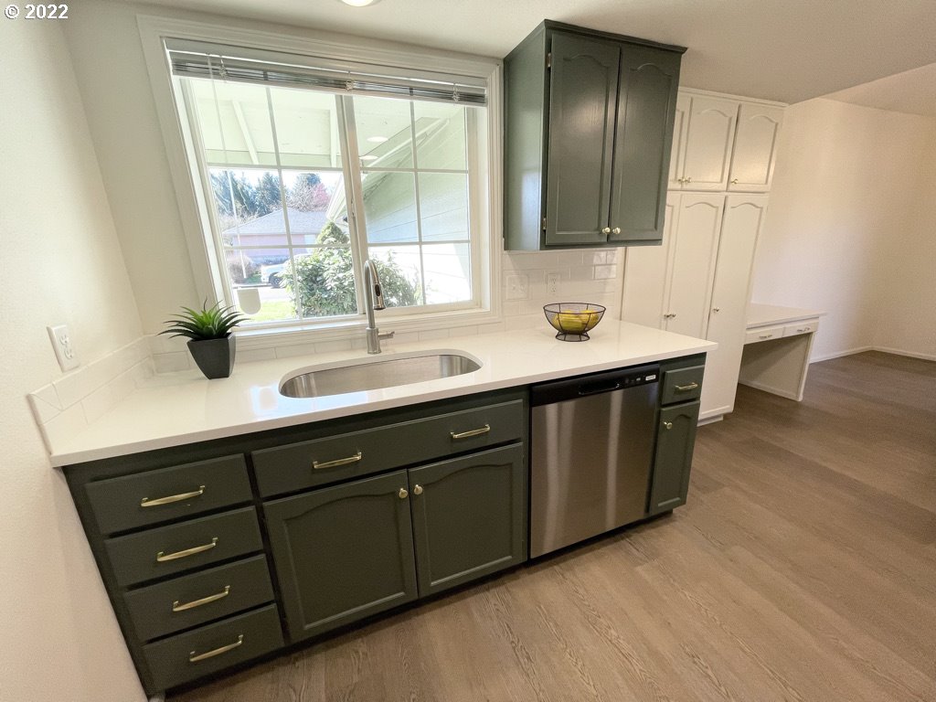 1740 Ridgley Boulevard Eugene, OR 97401 - Photo 5 of 27 Gallery Image 5