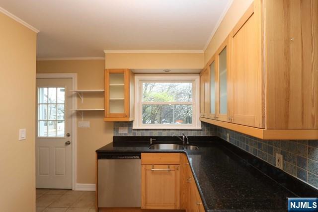 664 Harrington Road Glen Rock, NJ 07452 - Photo 7 of 22