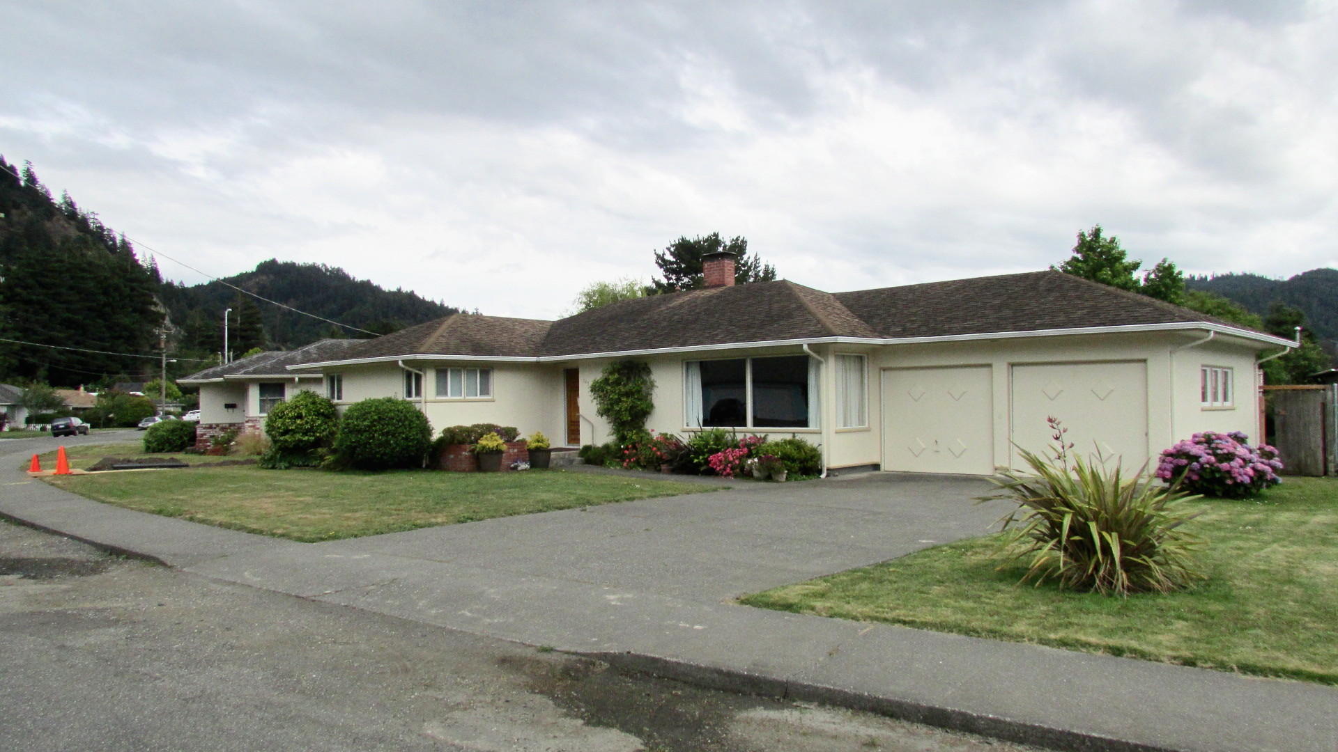 145 South Fern Street Rio Dell, CA 95562 - Photo 1 of 22