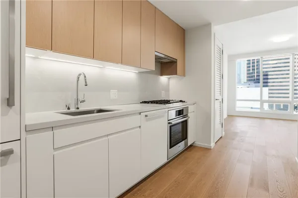 $2,100 | 877 Francisco Street, Unit 717, Los Angeles, CA 90017