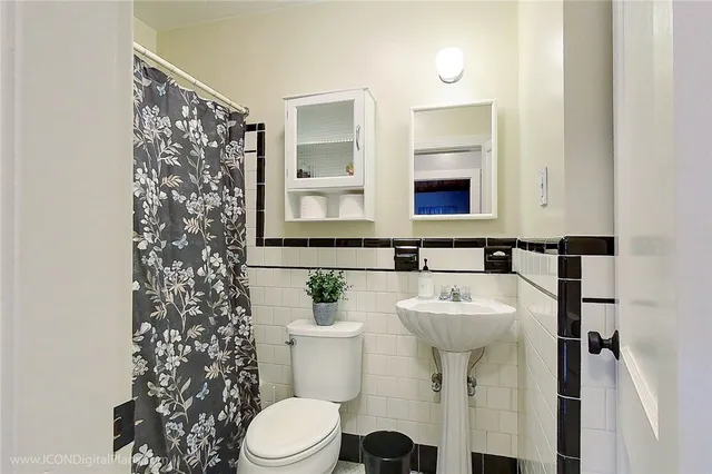 $3,000 | 28 Narragansett Avenue, Unit 1, Newport, RI 02840