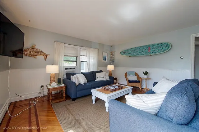 $3,000 | 28 Narragansett Avenue, Unit 1, Newport, RI 02840