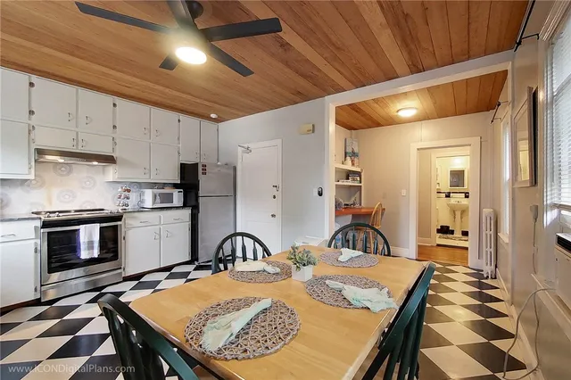 $3,000 | 28 Narragansett Avenue, Unit 1, Newport, RI 02840