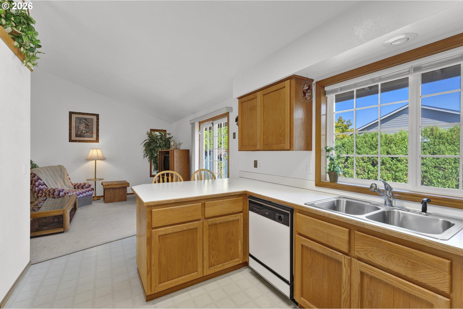 2362 Loch Drive Springfield, OR 97477 - Photo 16 of 32 Gallery Image 16