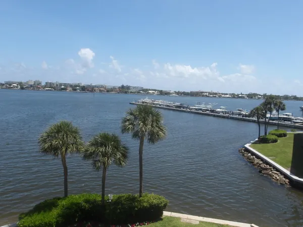 $2,200 | 896 North Federal Highway, Unit 431, Lantana, FL 33462