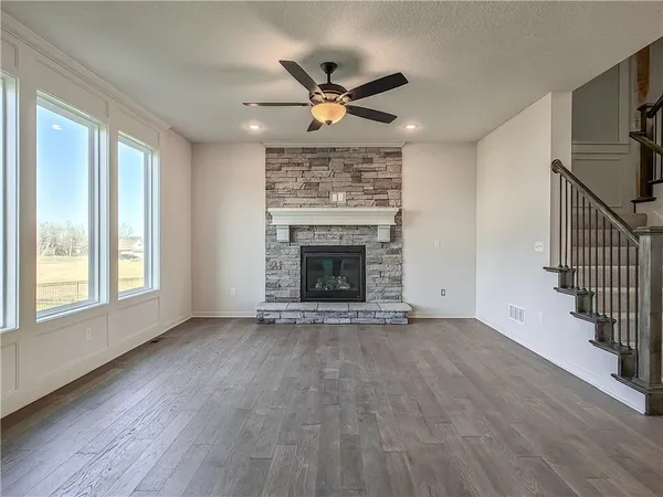 $689,950 | 9292 Zarda Drive, Lenexa, KS 66227