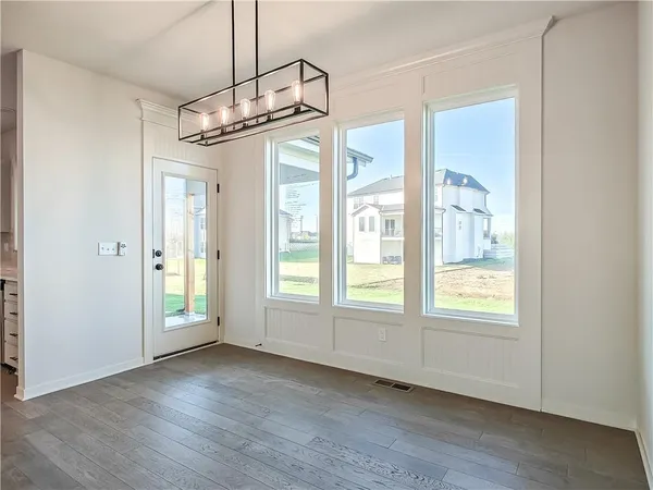 $689,950 | 9292 Zarda Drive, Lenexa, KS 66227
