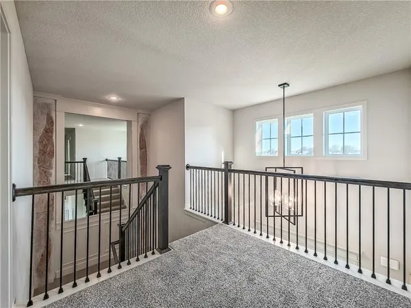 $689,950 | 9292 Zarda Drive, Lenexa, KS 66227