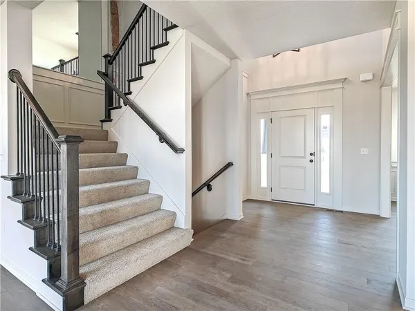 $689,950 | 9292 Zarda Drive, Lenexa, KS 66227