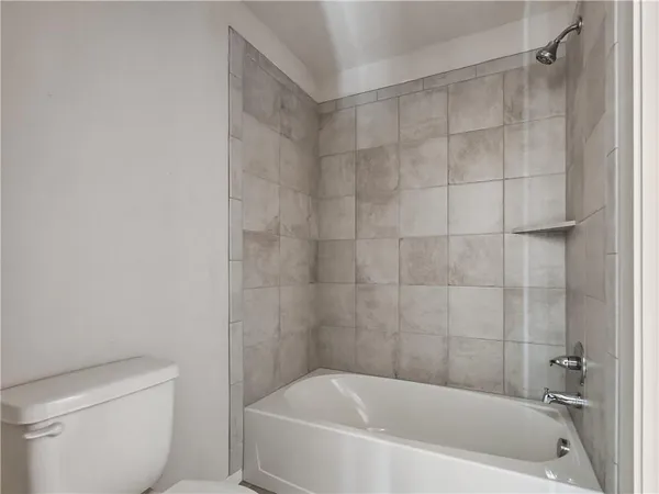 $689,950 | 9292 Zarda Drive, Lenexa, KS 66227