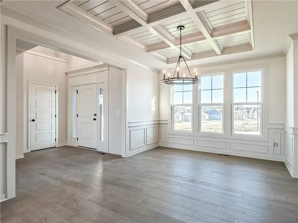 $689,950 | 9292 Zarda Drive, Lenexa, KS 66227