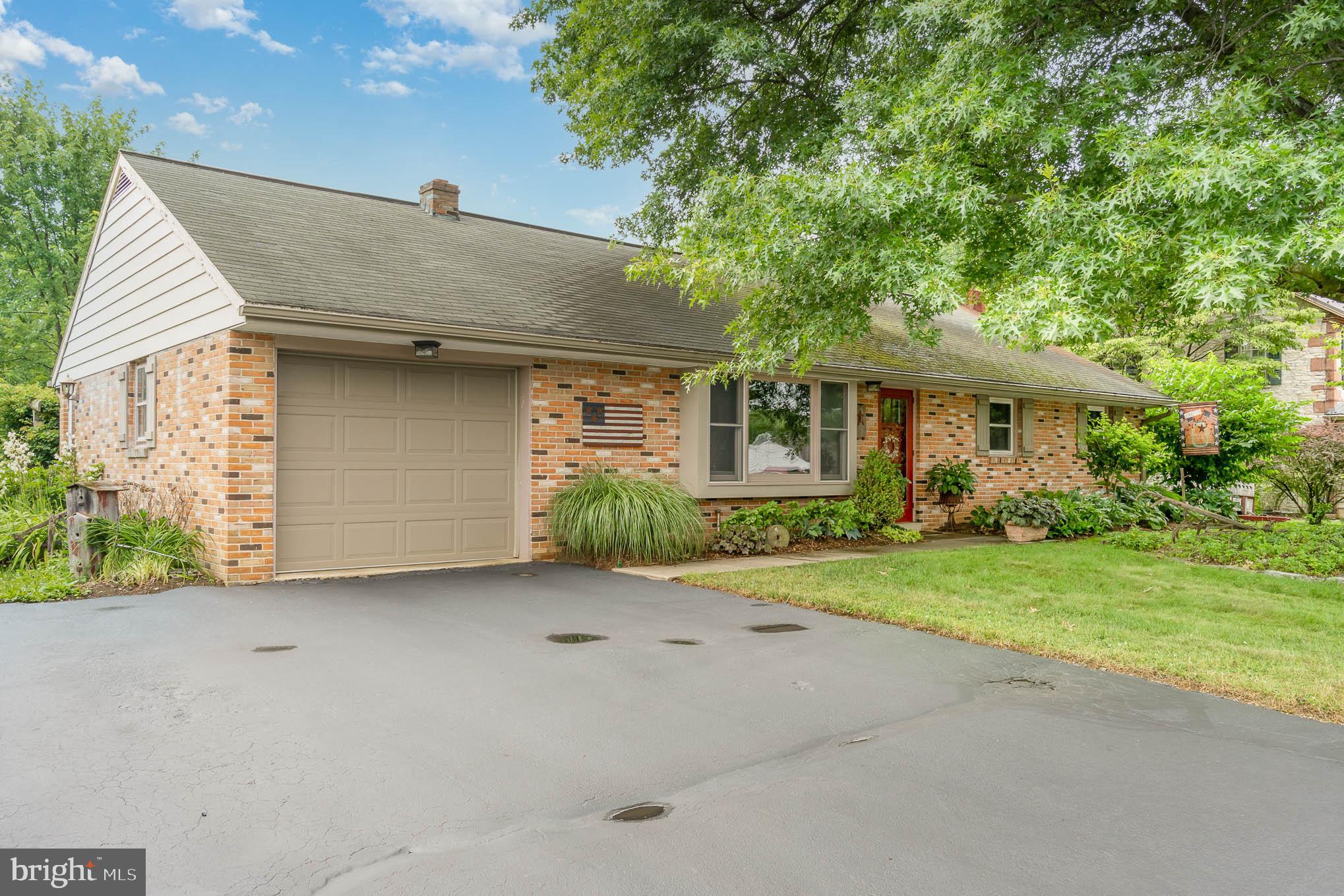 5 Farm Lane Lititz, PA 17543 - Photo 4 of 30