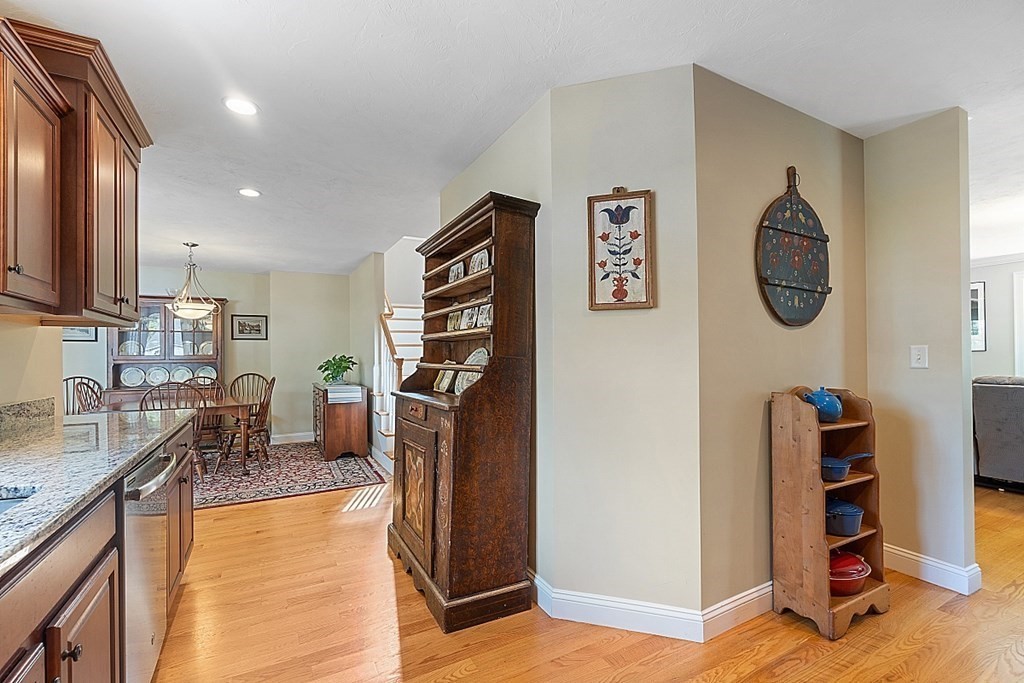 32 Maple Road Westford, MA 01886 - Photo 4 of 39 Gallery Image 4