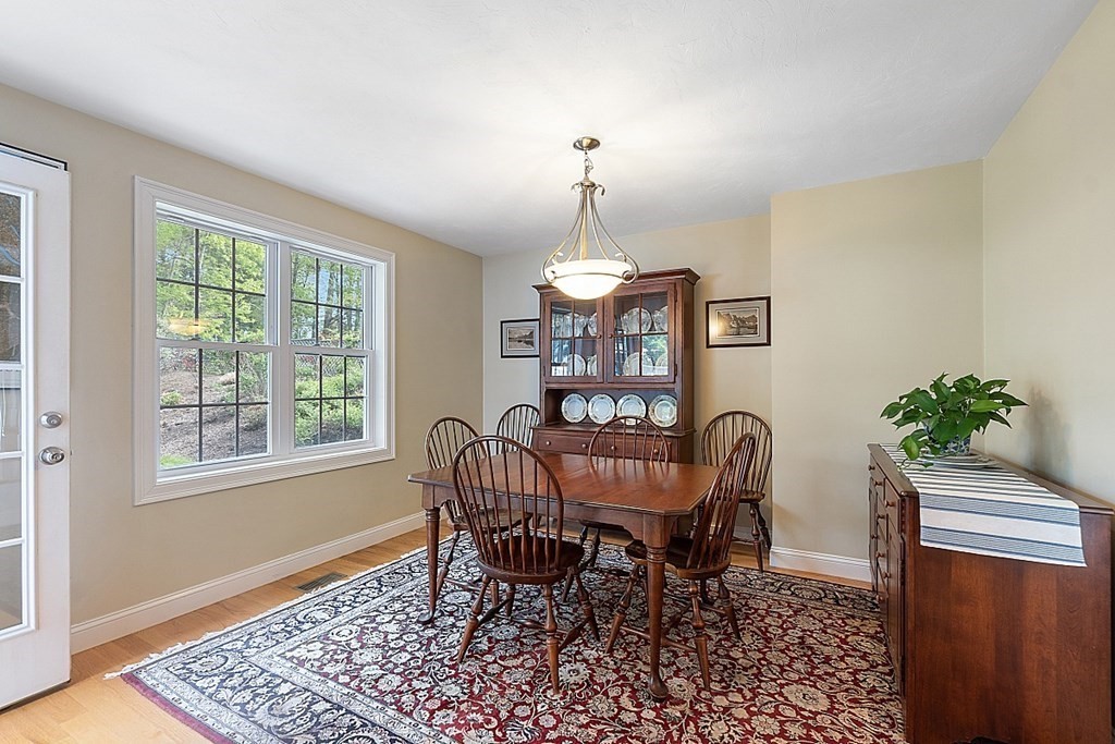 32 Maple Road Westford, MA 01886 - Photo 5 of 39 Gallery Image 5