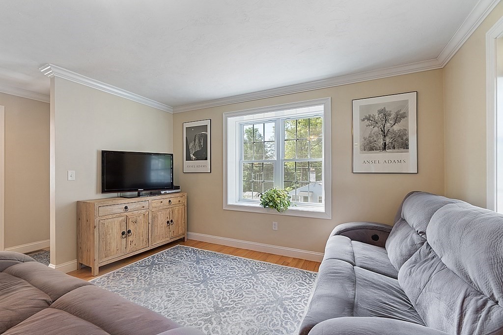 32 Maple Road Westford, MA 01886 - Photo 9 of 39 Gallery Image 9