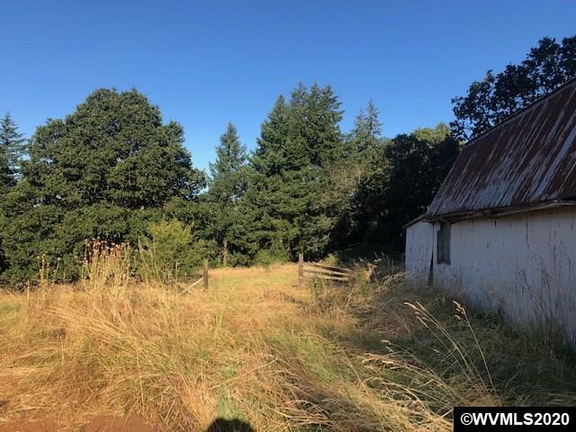 7501 Skyline Road South Salem, OR 97306 - Photo 7 of 13 a view of back yard of the house