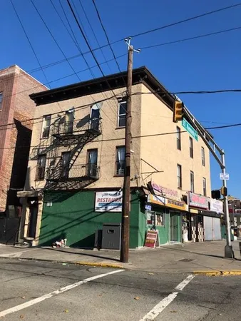 $2,200 | 190 Clinton Avenue, Unit 4, Jersey City, NJ 07304