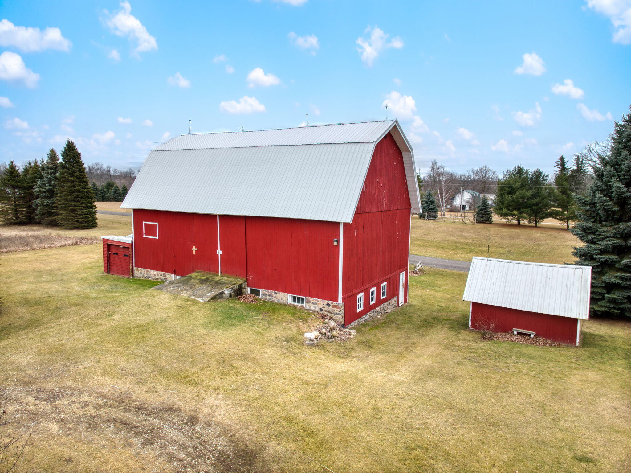 9412 White Road Linden, MI 48451 - Photo 4 of 60 4