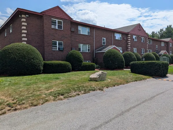 $2,200 | 14 Strawberry Hill Road, Unit B, Acton, MA 01720