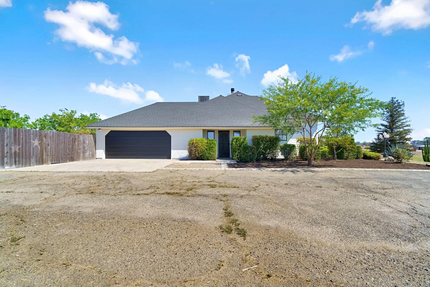 16936 Karen Road Madera, CA 93636 - Photo 3 of 53