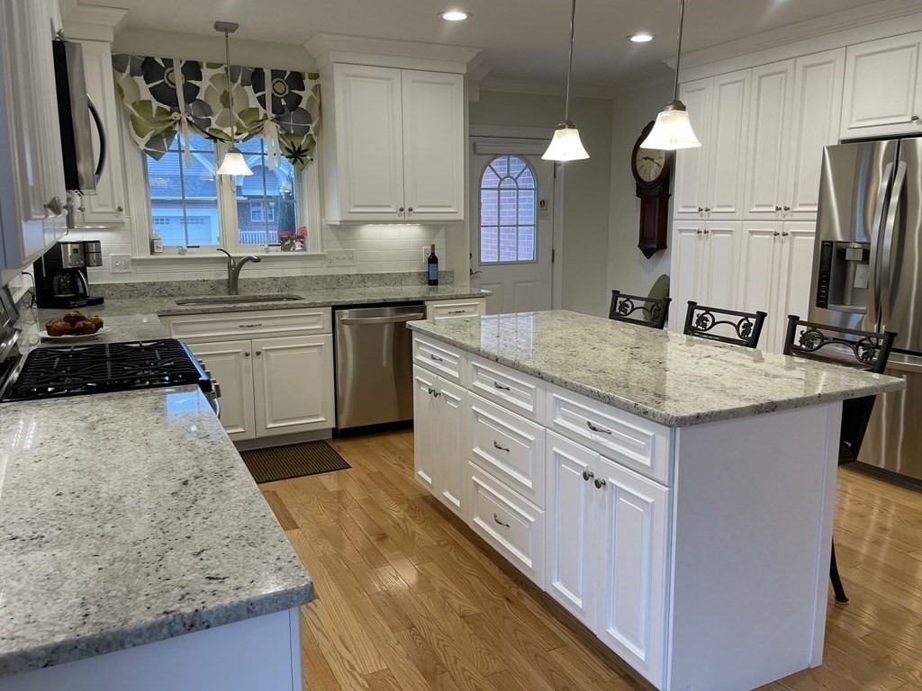 11 Dexter Road, Unit 11 Foxboro, MA 02035 - Photo 5 of 42 Gallery Image 5