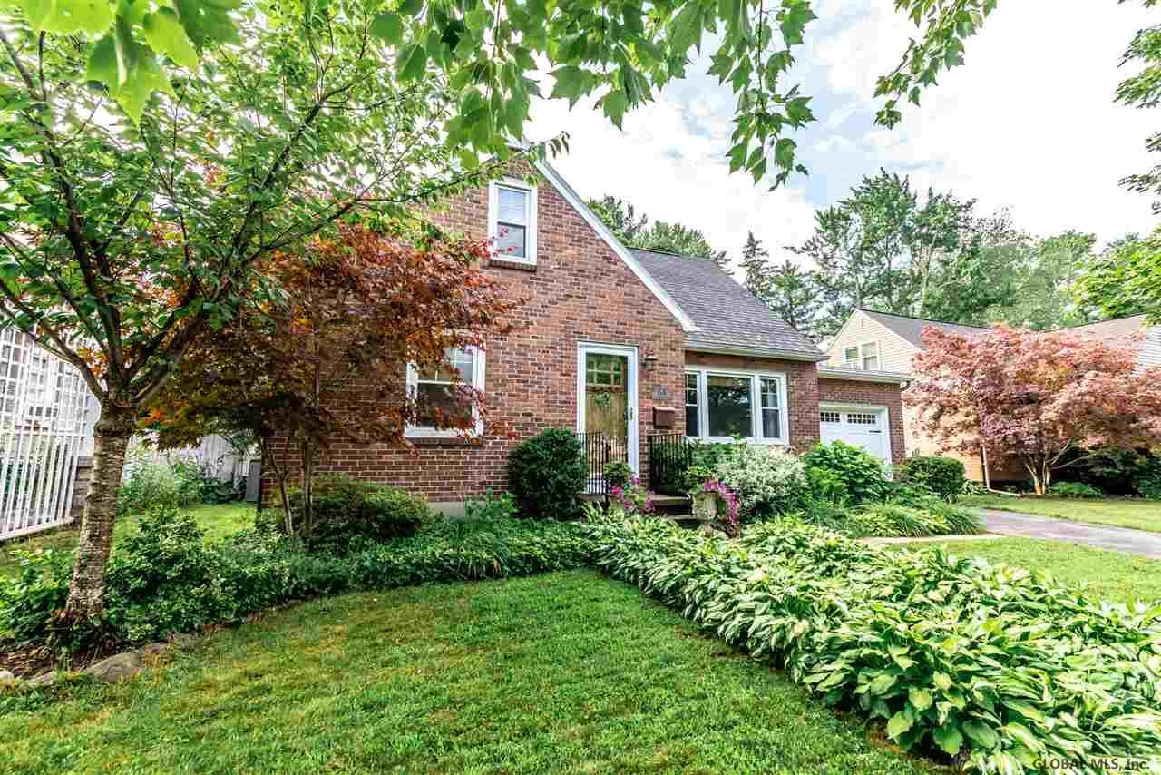 64 Eastholm Road Schenectady, NY 12304 - Photo 6 of 51 Photo 6